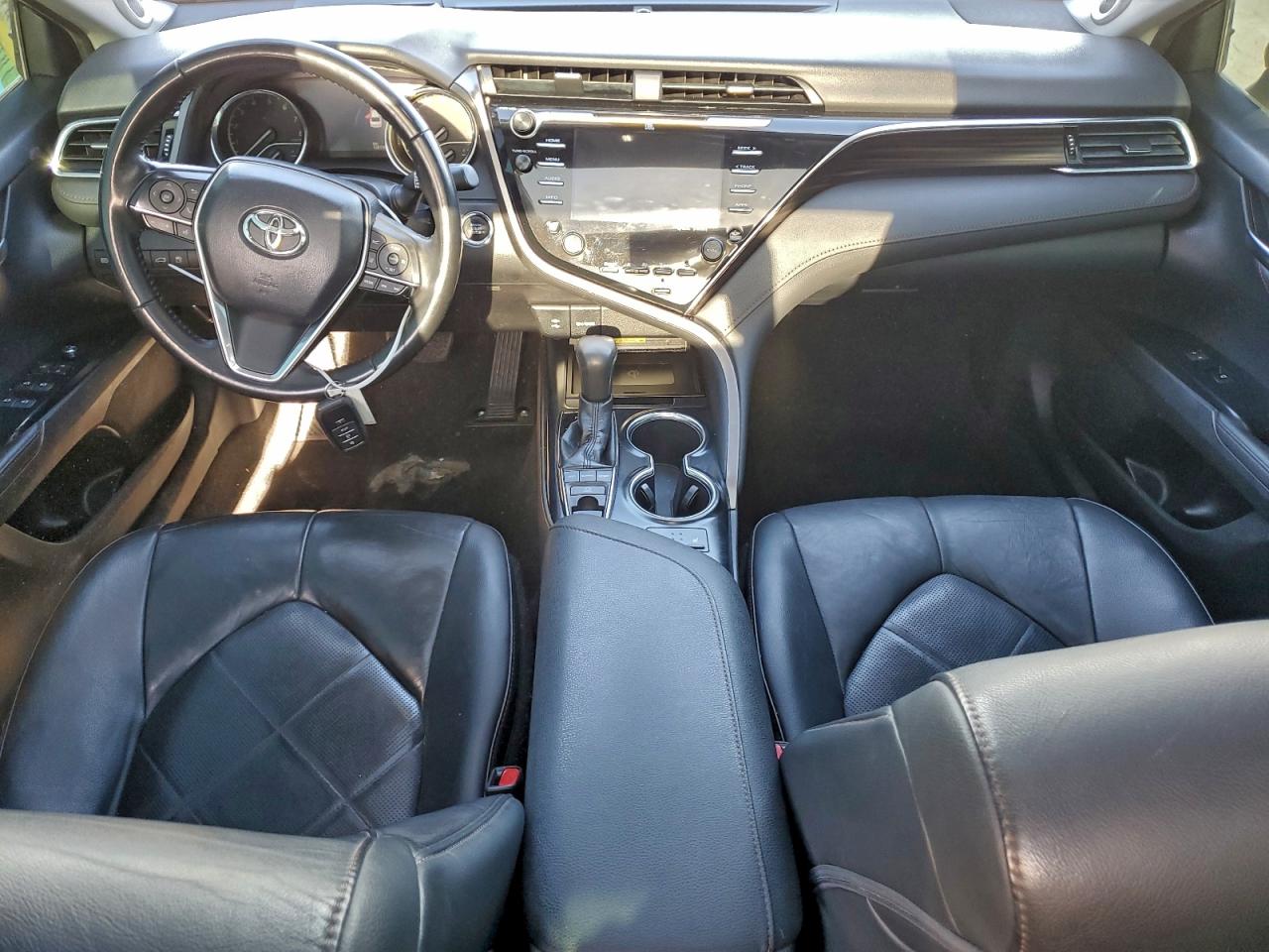 2018 TOYOTA CAMRY L photo 8