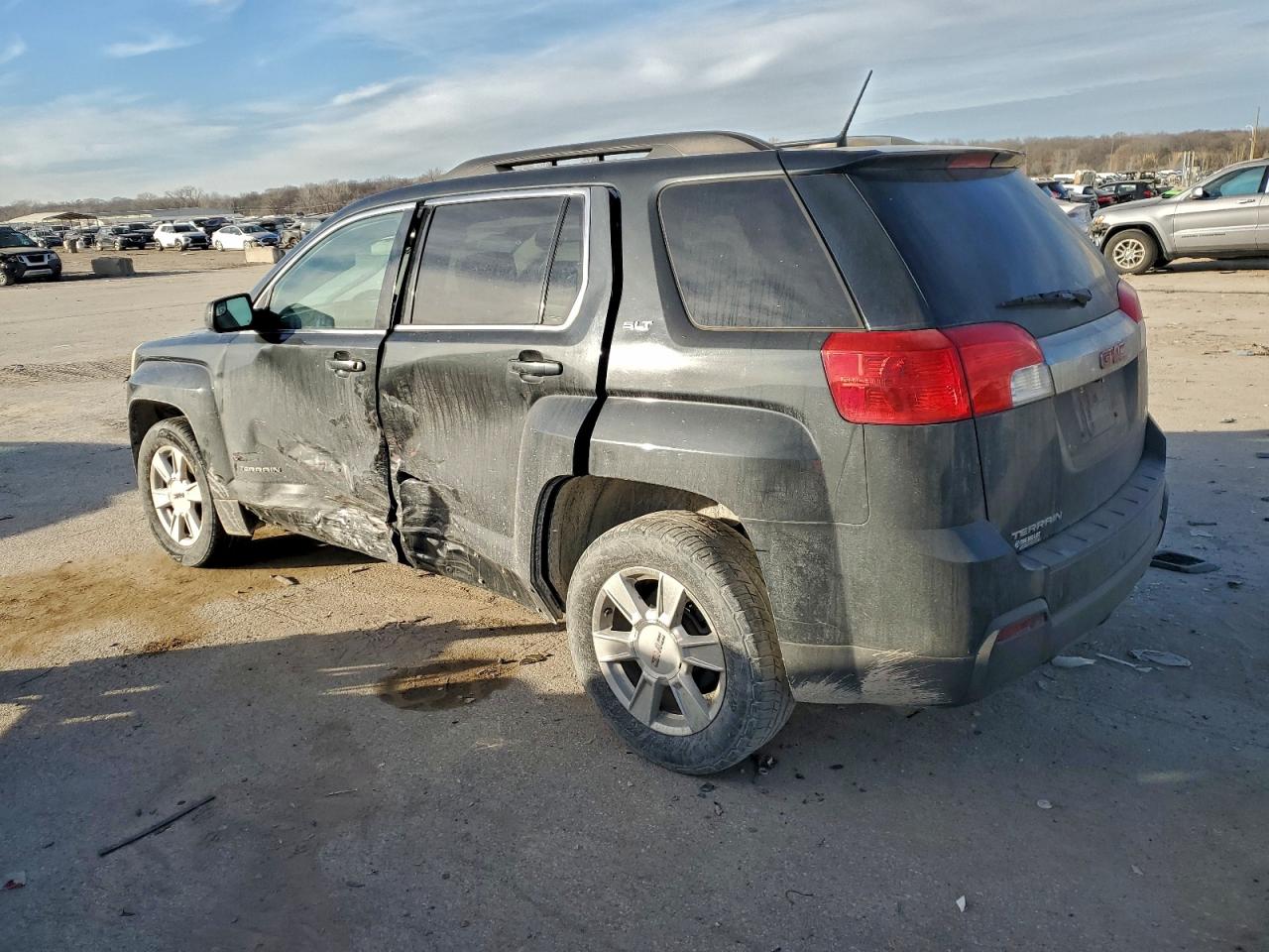 2013 GMC TERRAIN SLT photo 2