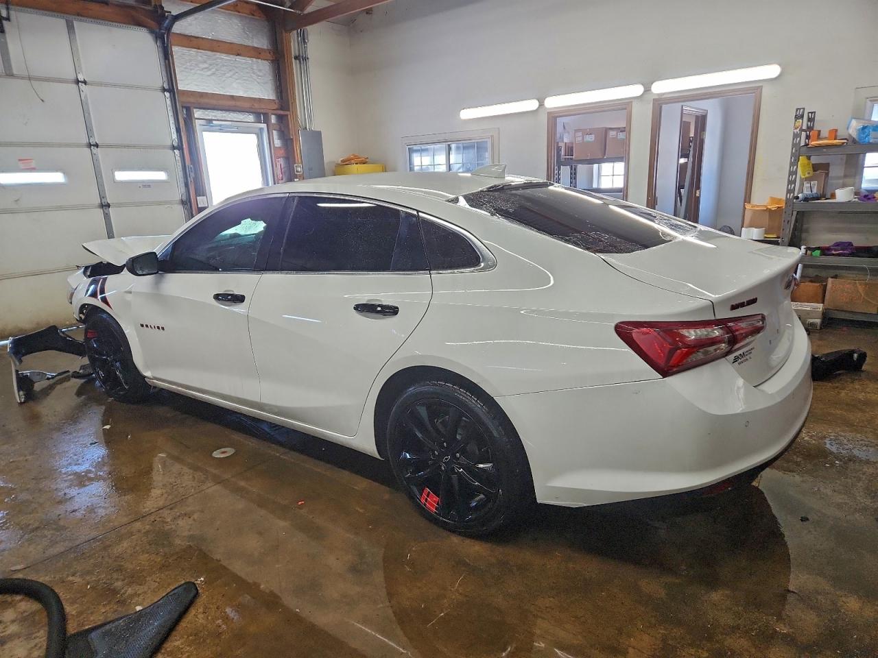 2021 CHEVROLET MALIBU LT photo 2