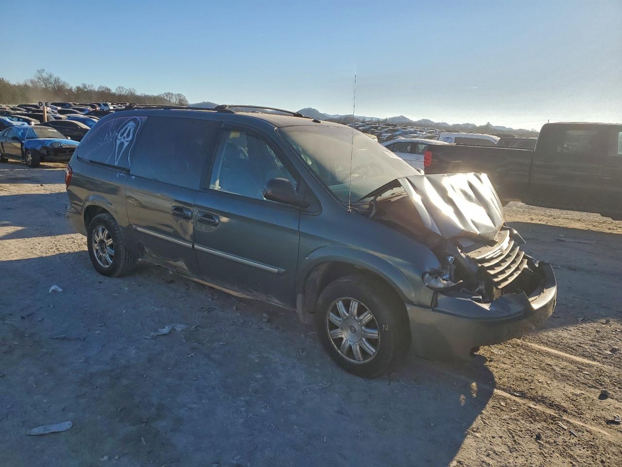 2006 CHRYSLER TOWN & COUNTRY TOURING photo 4