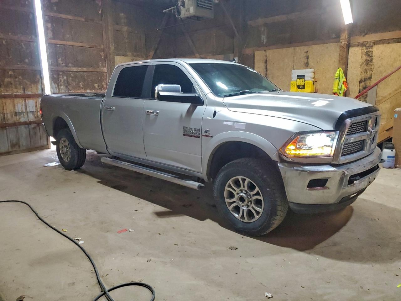 2017 RAM 2500 LARAMIE photo 4