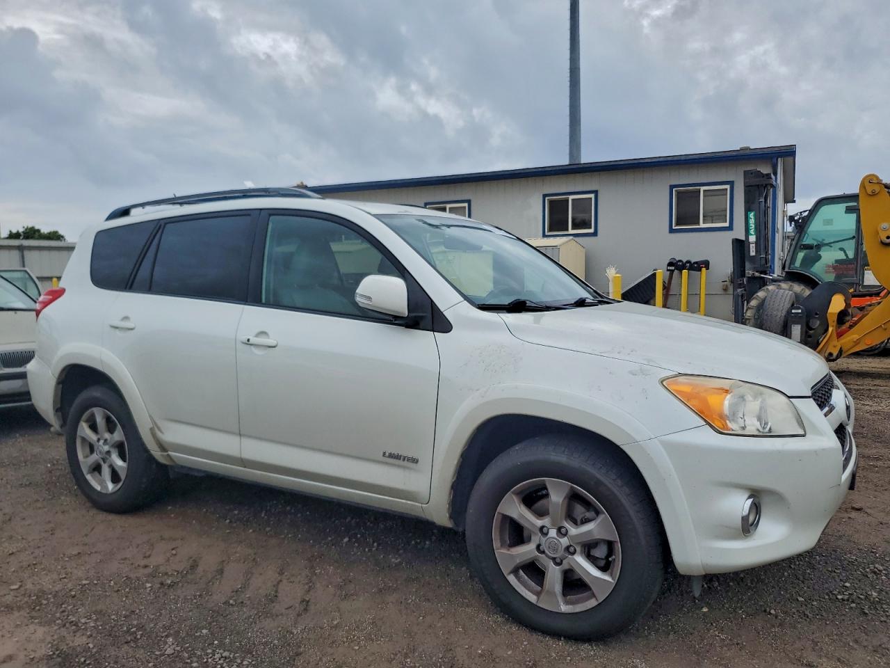 2011 TOYOTA RAV4 LIMITED photo 4