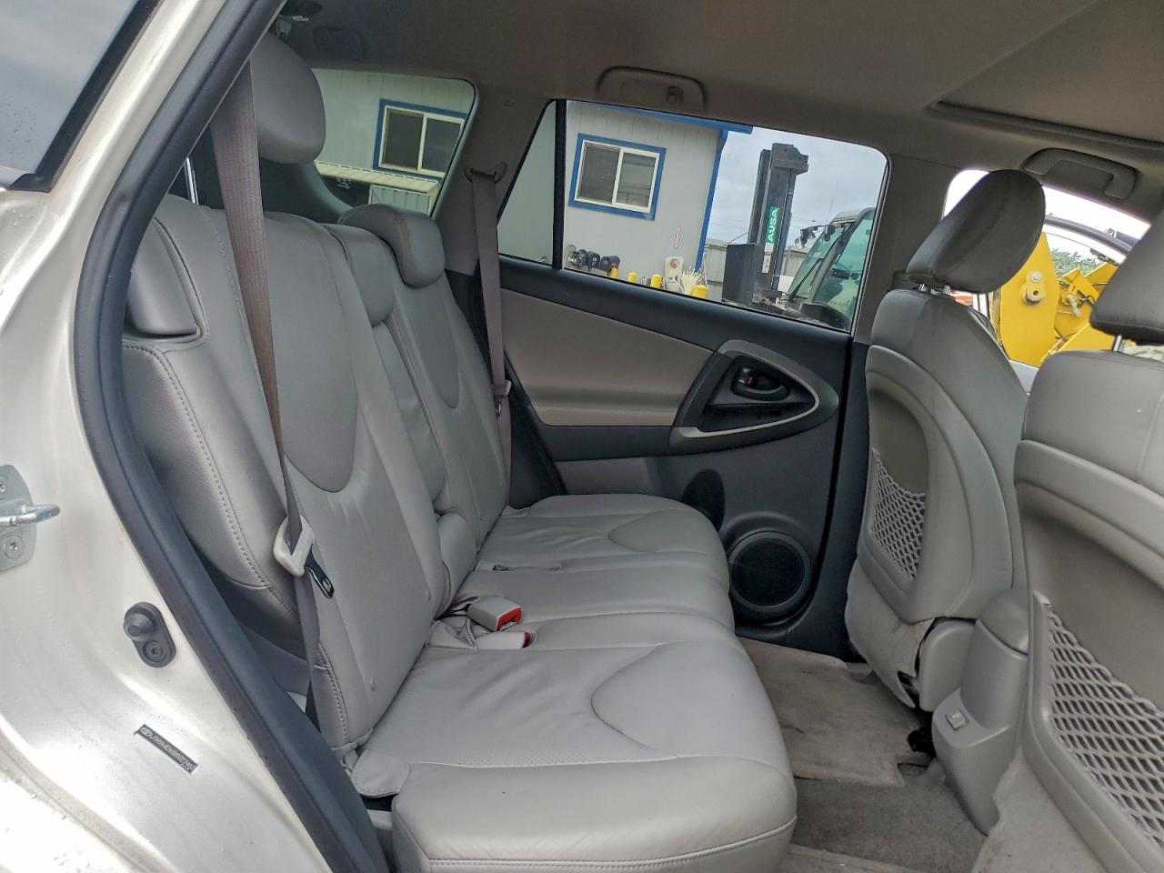 2011 TOYOTA RAV4 LIMITED photo 11