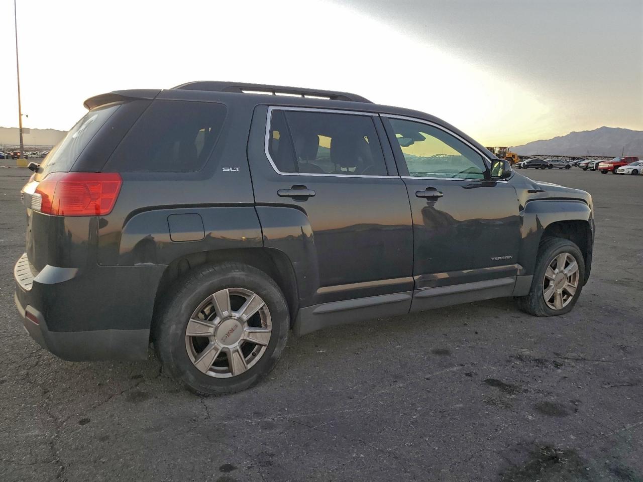 2013 GMC TERRAIN SLT photo 3