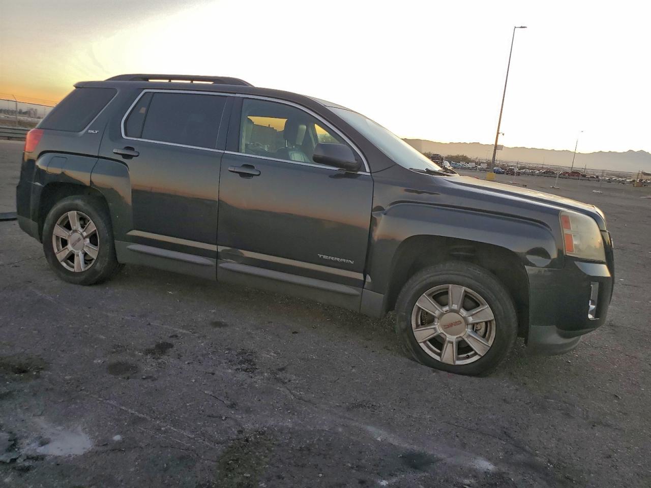 2013 GMC TERRAIN SLT photo 4