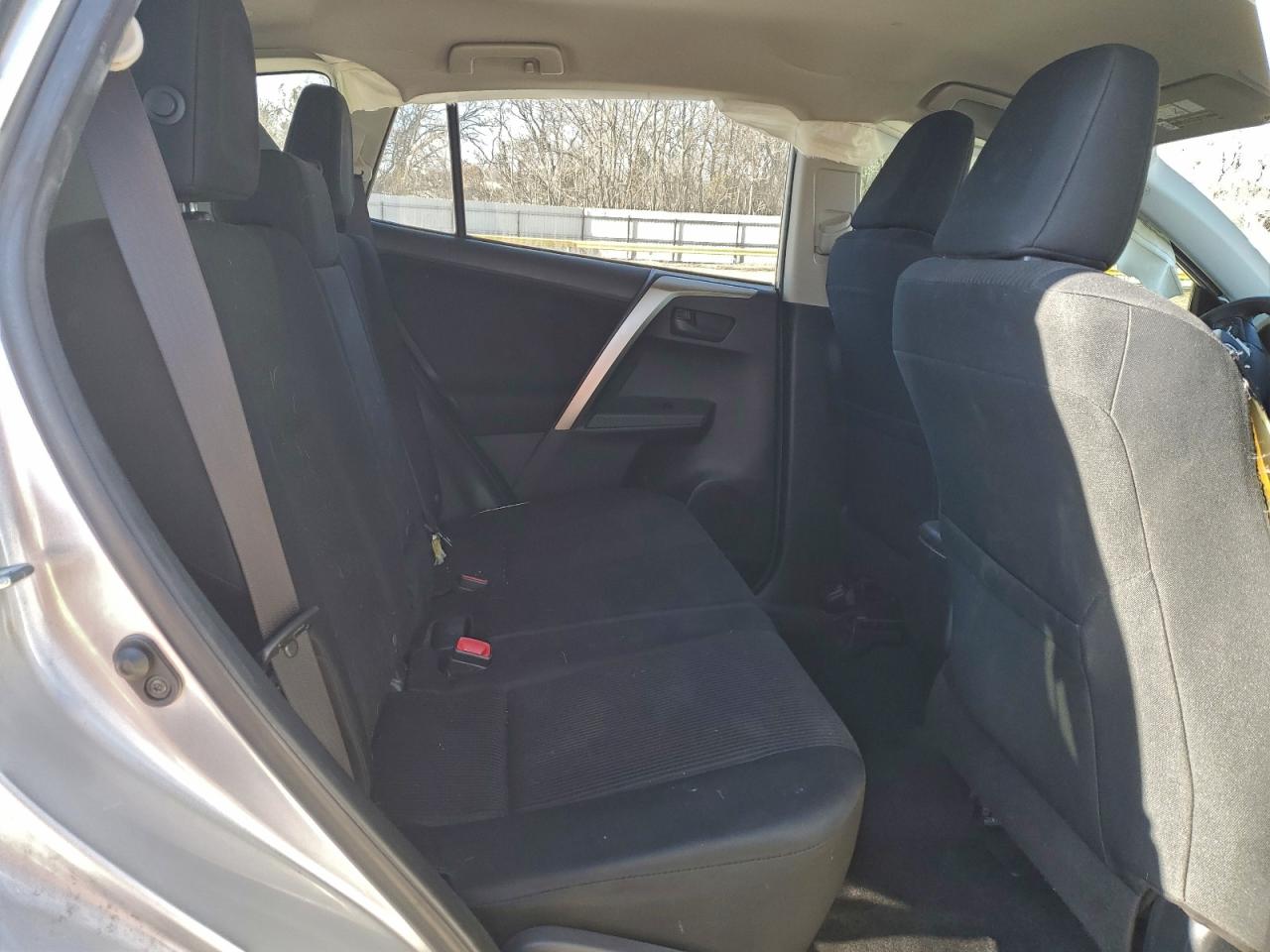 2015 TOYOTA RAV4 LE photo 10
