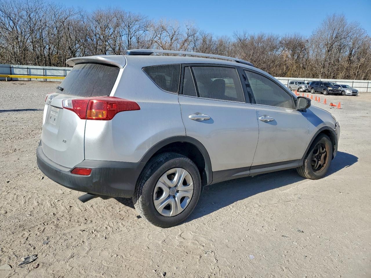 2015 TOYOTA RAV4 LE photo 3