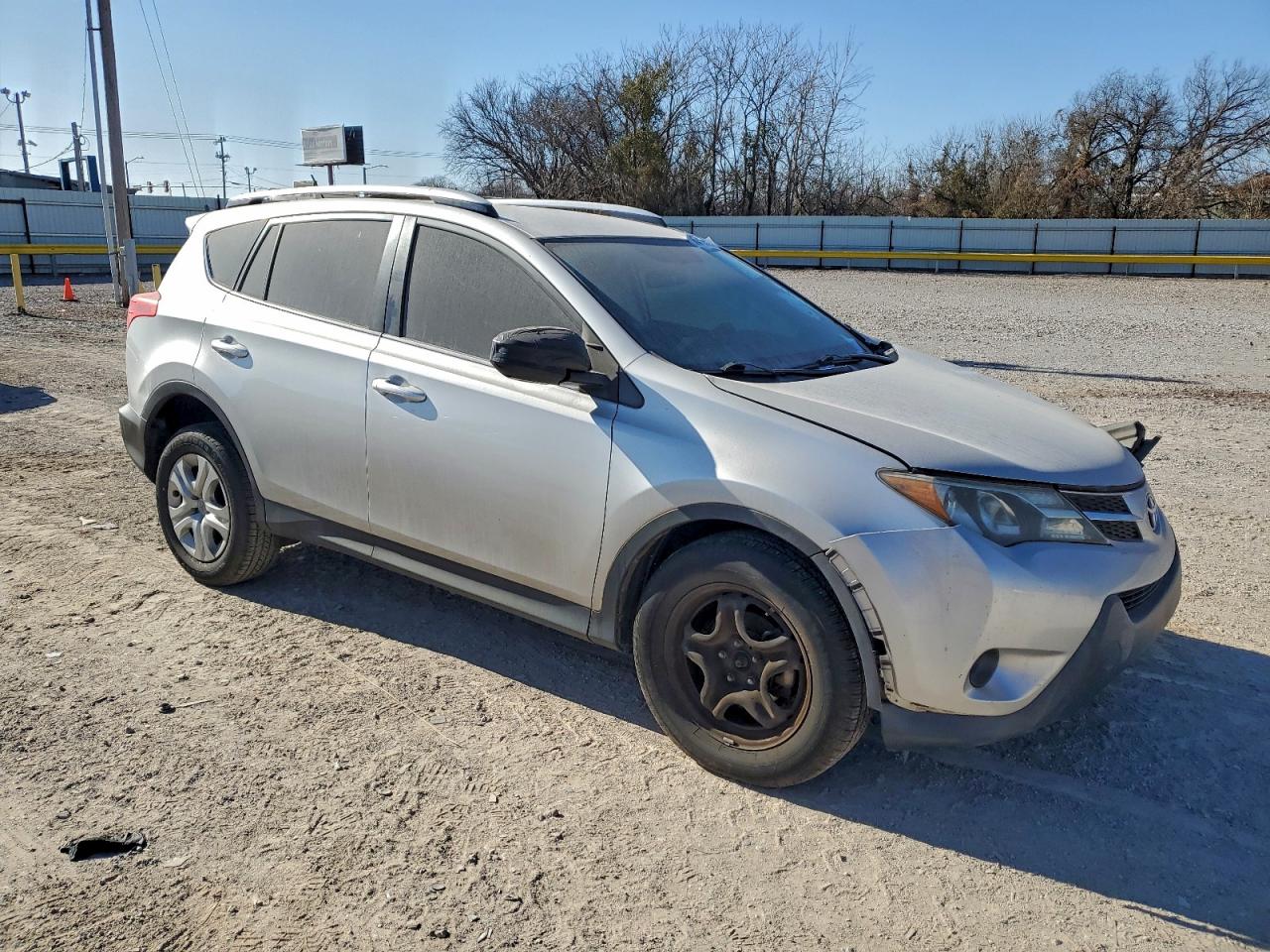 2015 TOYOTA RAV4 LE photo 4