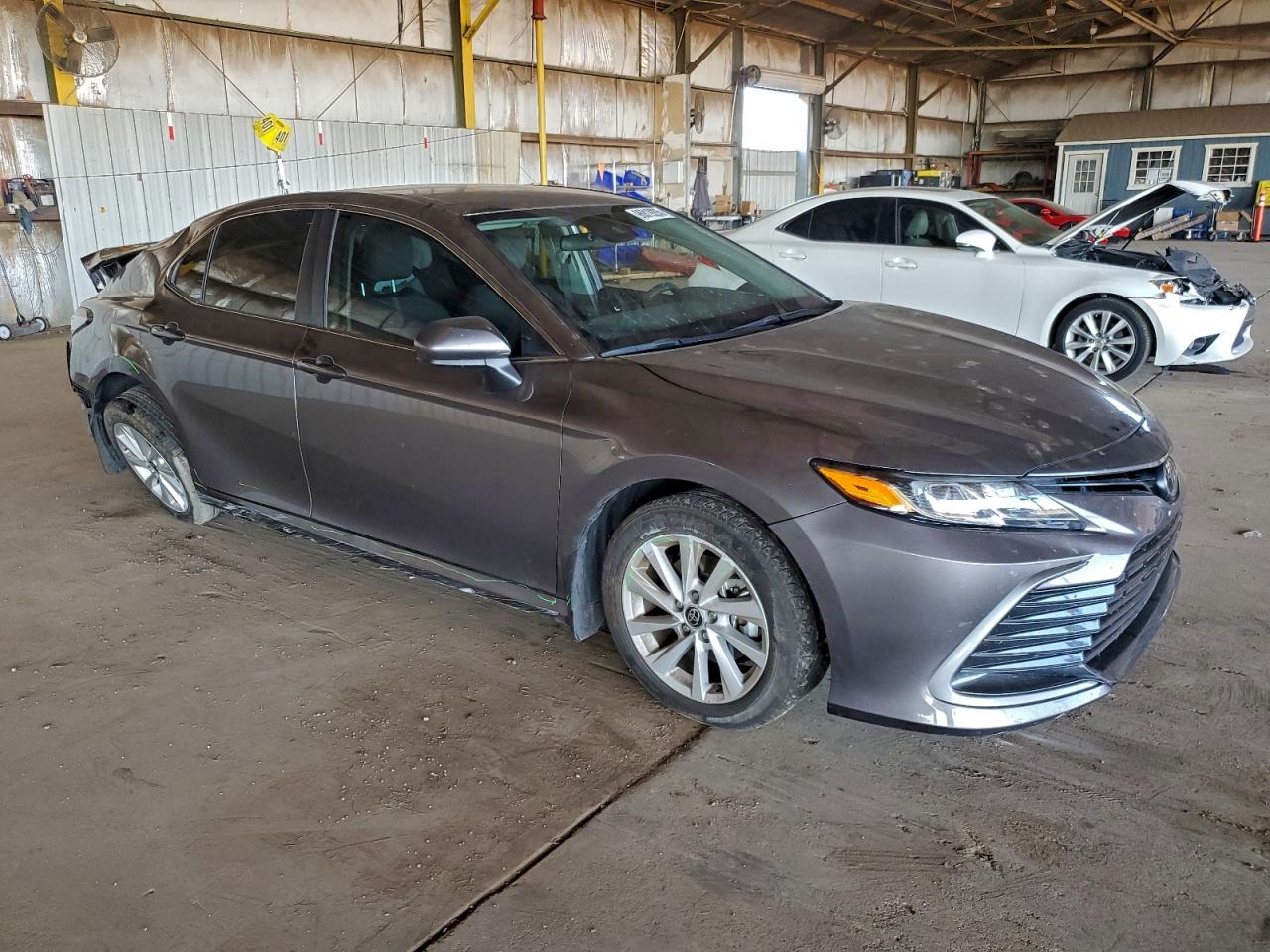 2024 TOYOTA CAMRY LE photo 4