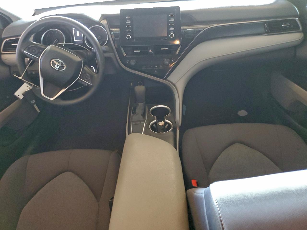 2024 TOYOTA CAMRY LE photo 8