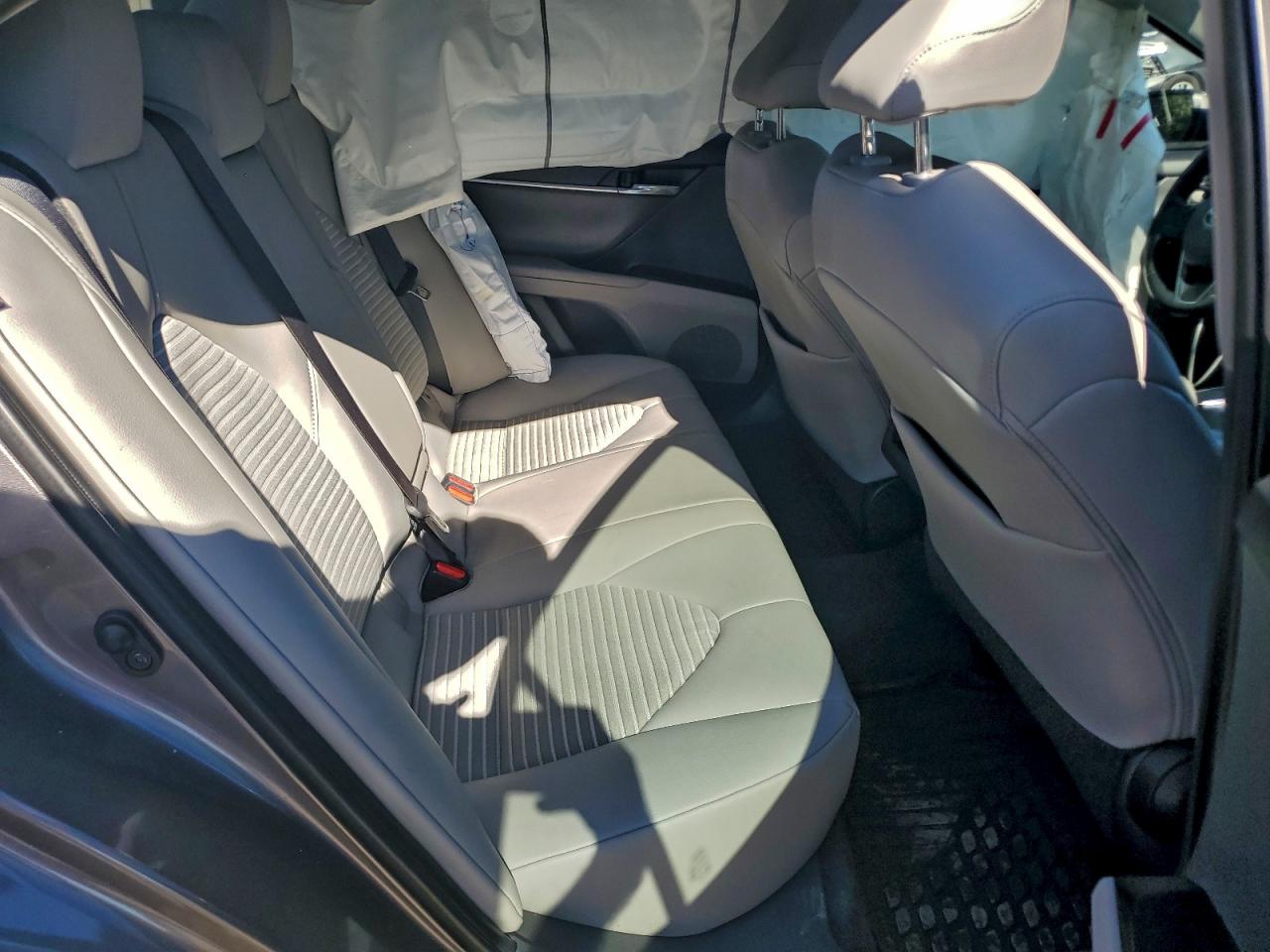2020 TOYOTA CAMRY SE photo 10