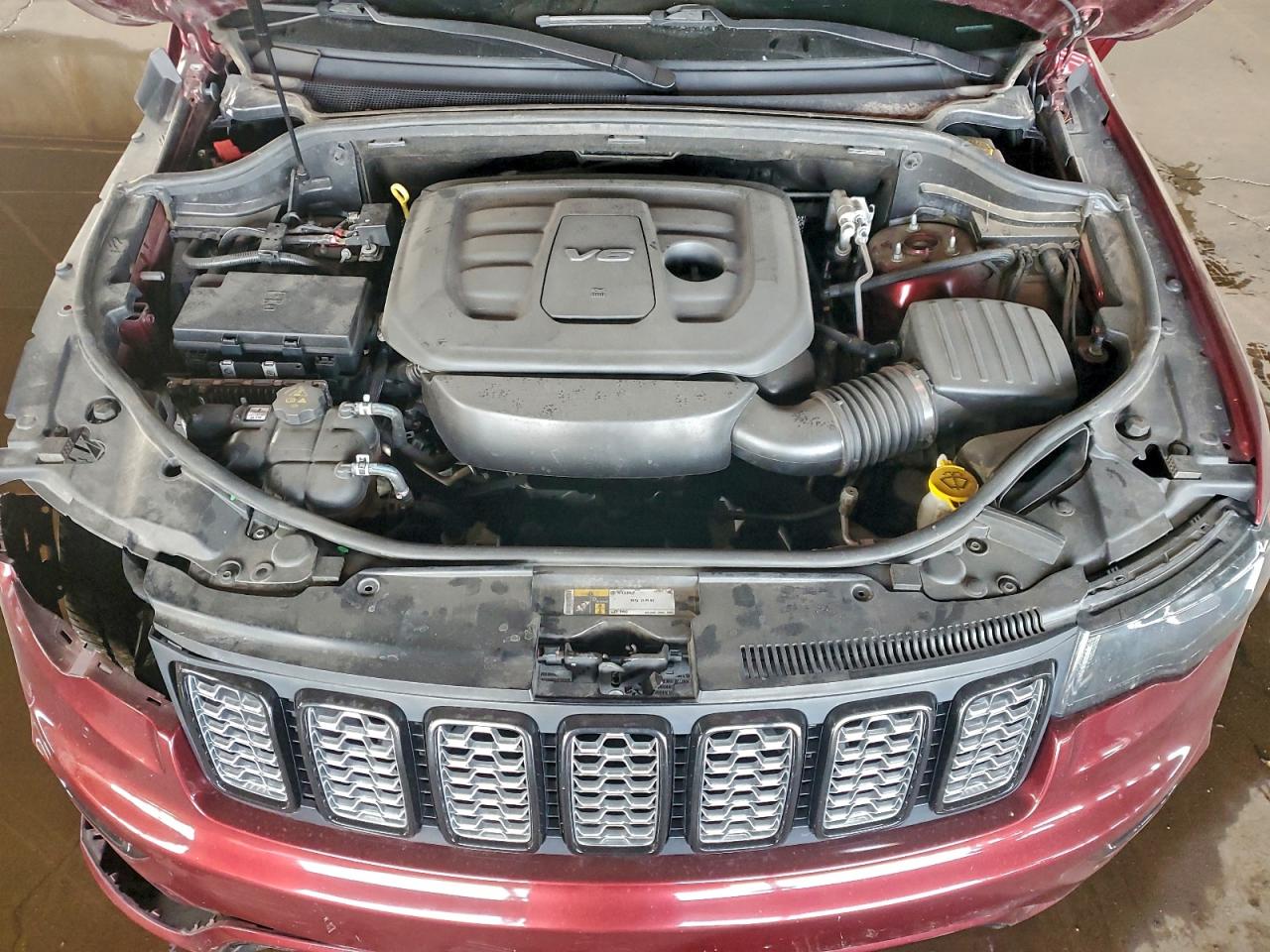 2020 JEEP GRAND CHEROKEE LAREDO photo 11