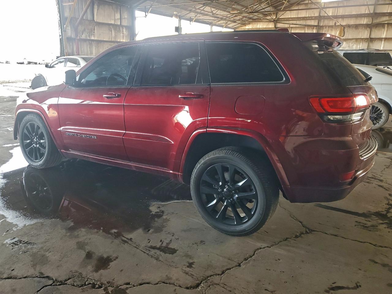2020 JEEP GRAND CHEROKEE LAREDO photo 2