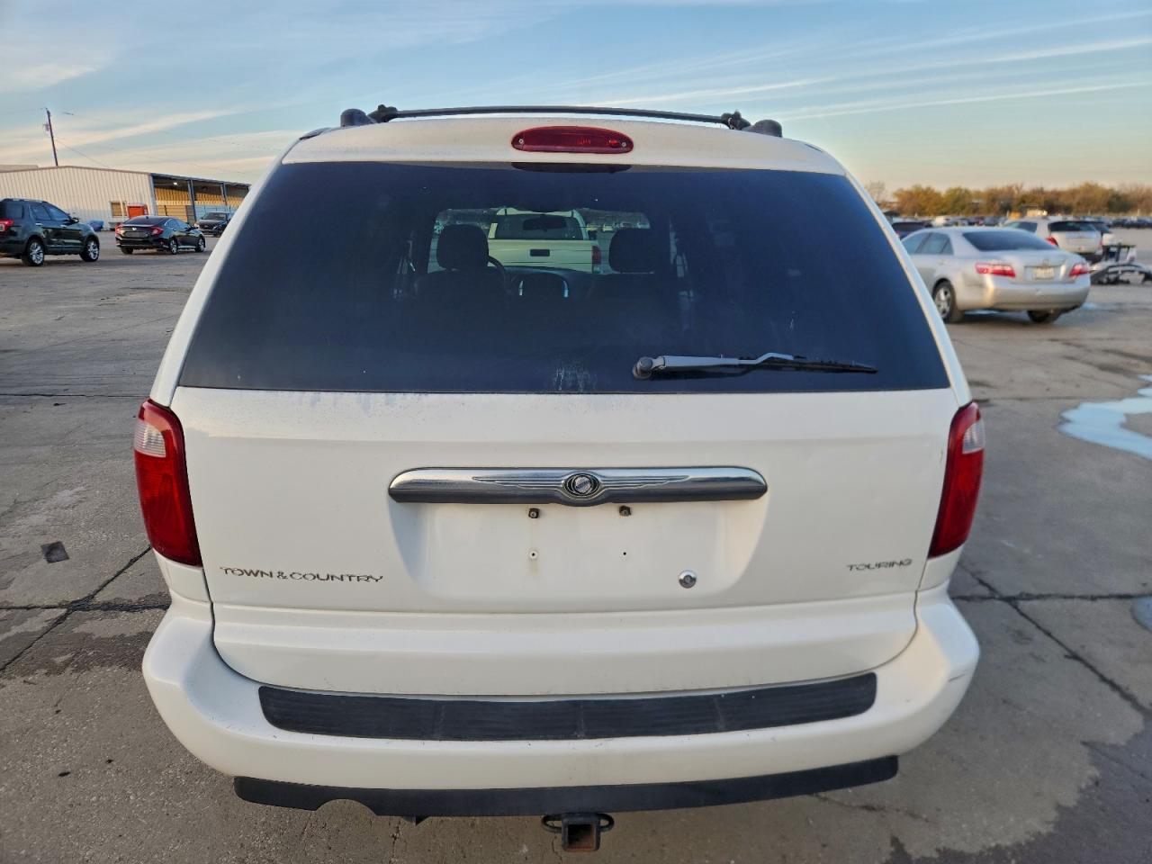 2005 CHRYSLER TOWN & COUNTRY TOURING photo 6