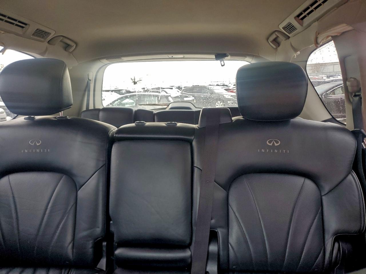 2013 INFINITI QX56 photo 10