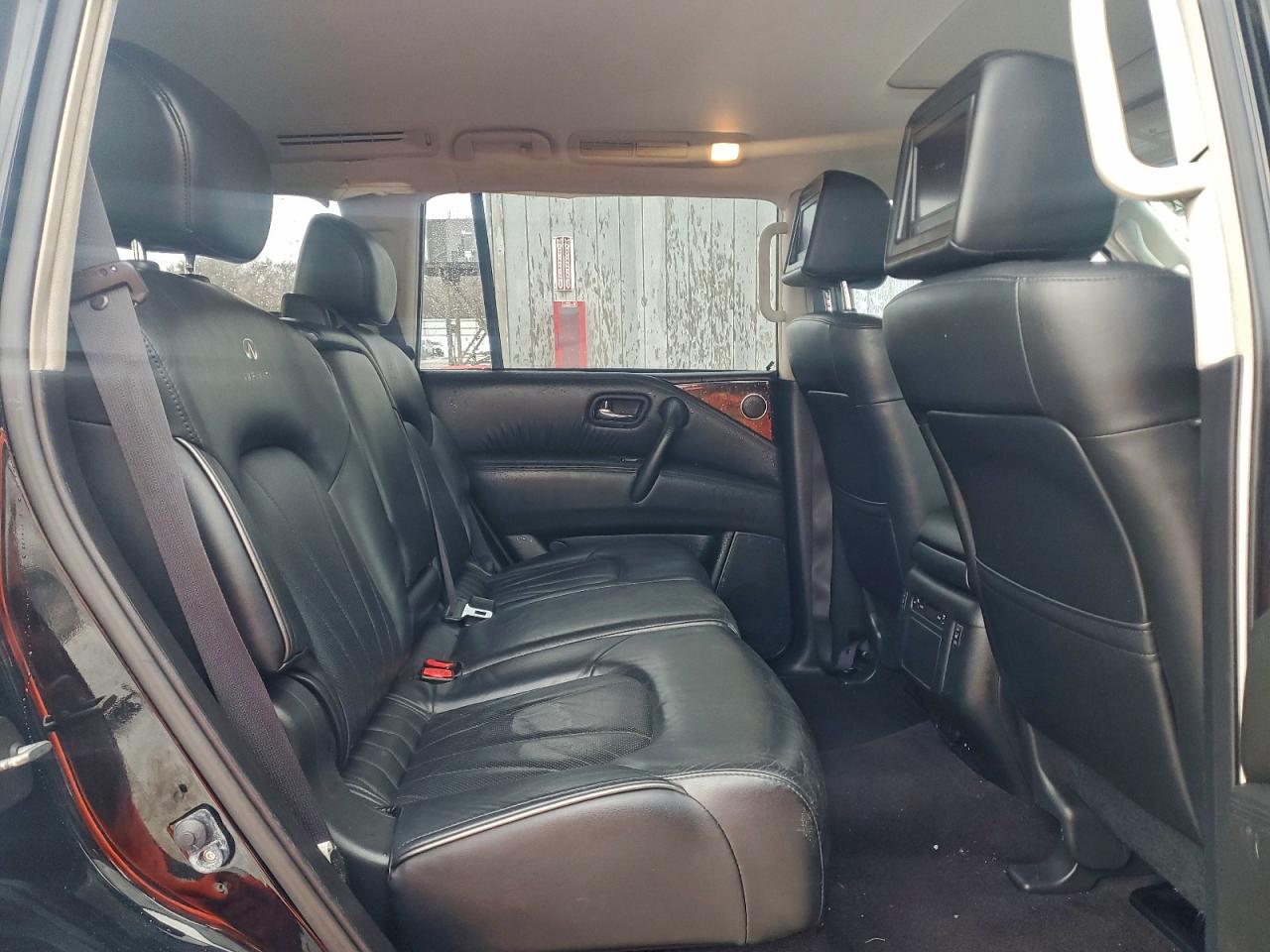 2013 INFINITI QX56 photo 11