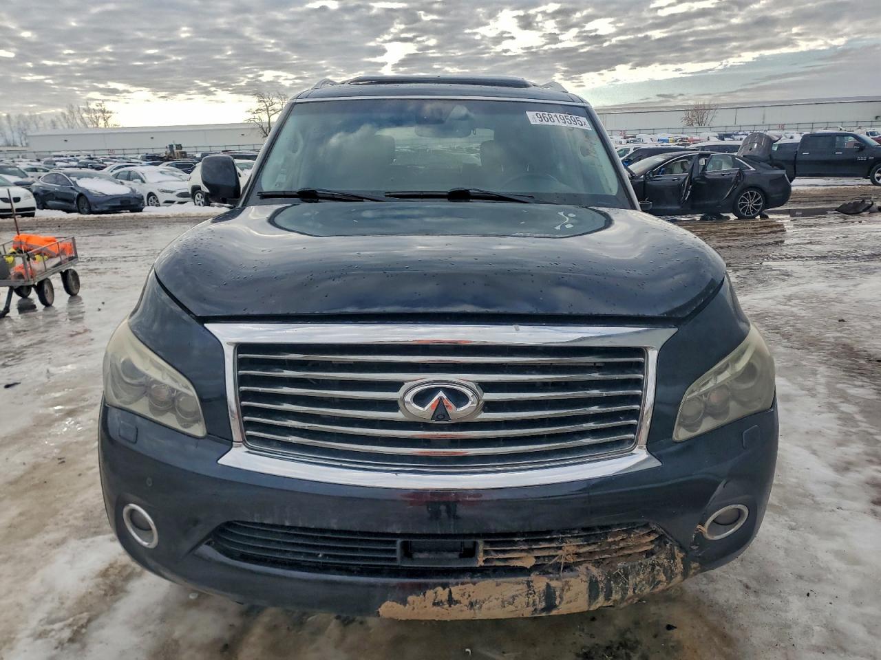 2013 INFINITI QX56 photo 5
