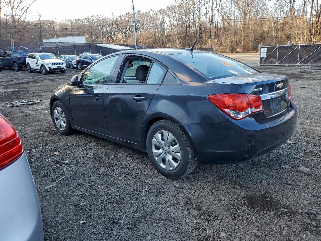 2014 CHEVROLET CRUZE LS photo 2