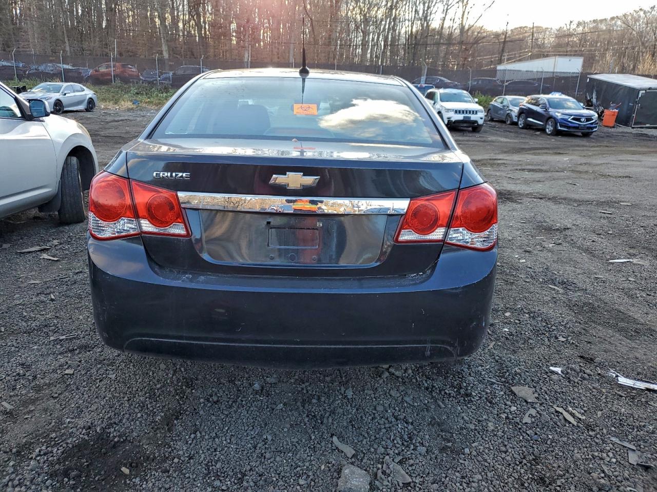 2014 CHEVROLET CRUZE LS photo 6