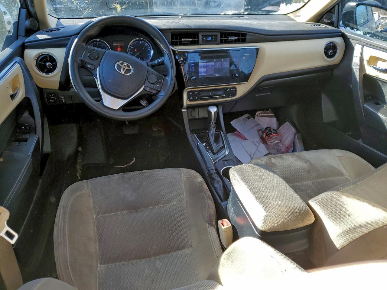 2017 TOYOTA COROLLA L photo 8