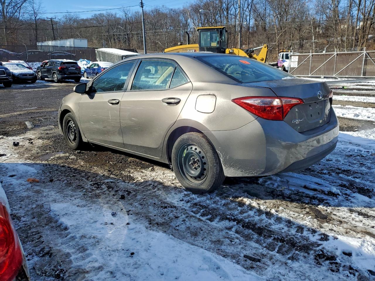 2017 TOYOTA COROLLA L photo 2