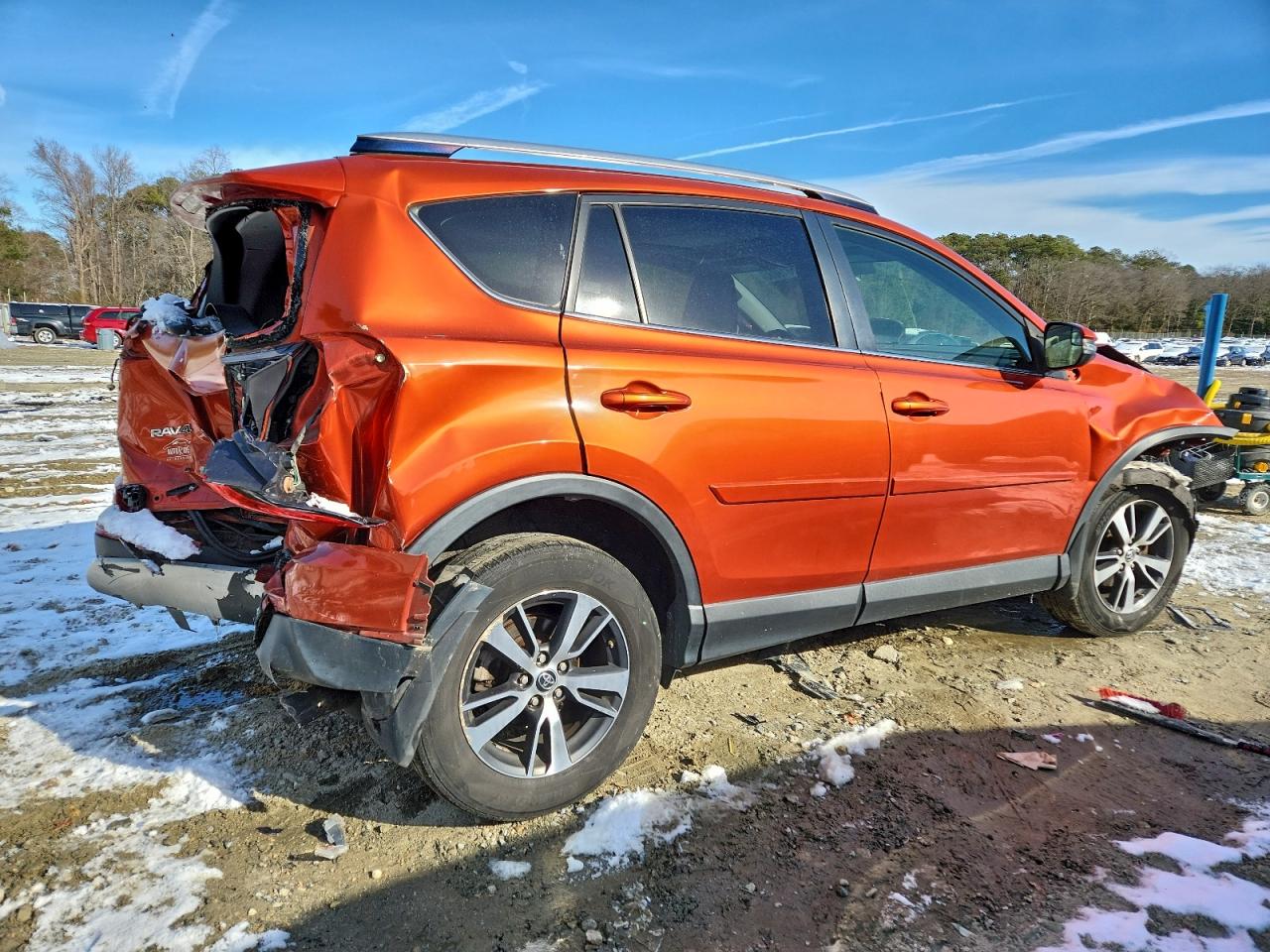 2016 TOYOTA RAV4 XLE photo 3