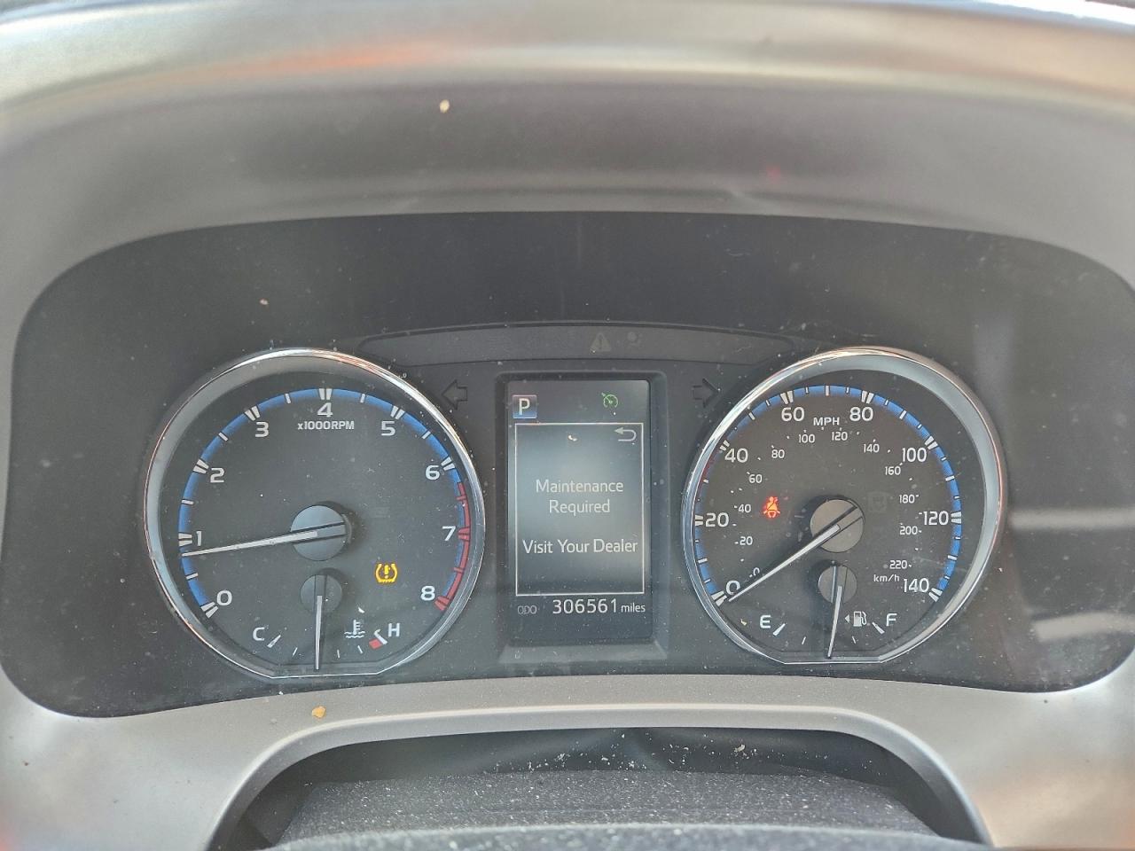 2016 TOYOTA RAV4 XLE photo 9