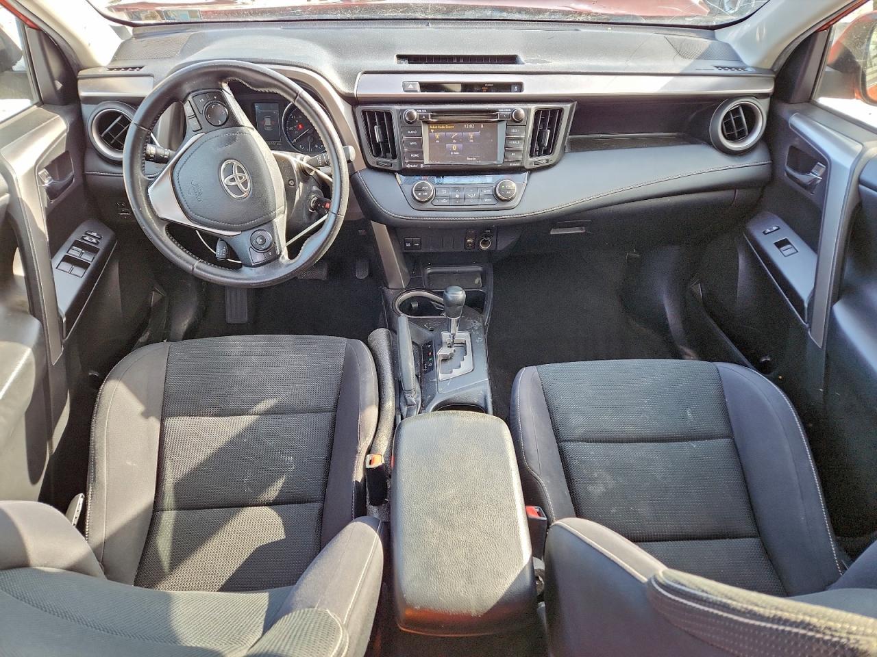 2016 TOYOTA RAV4 XLE photo 8