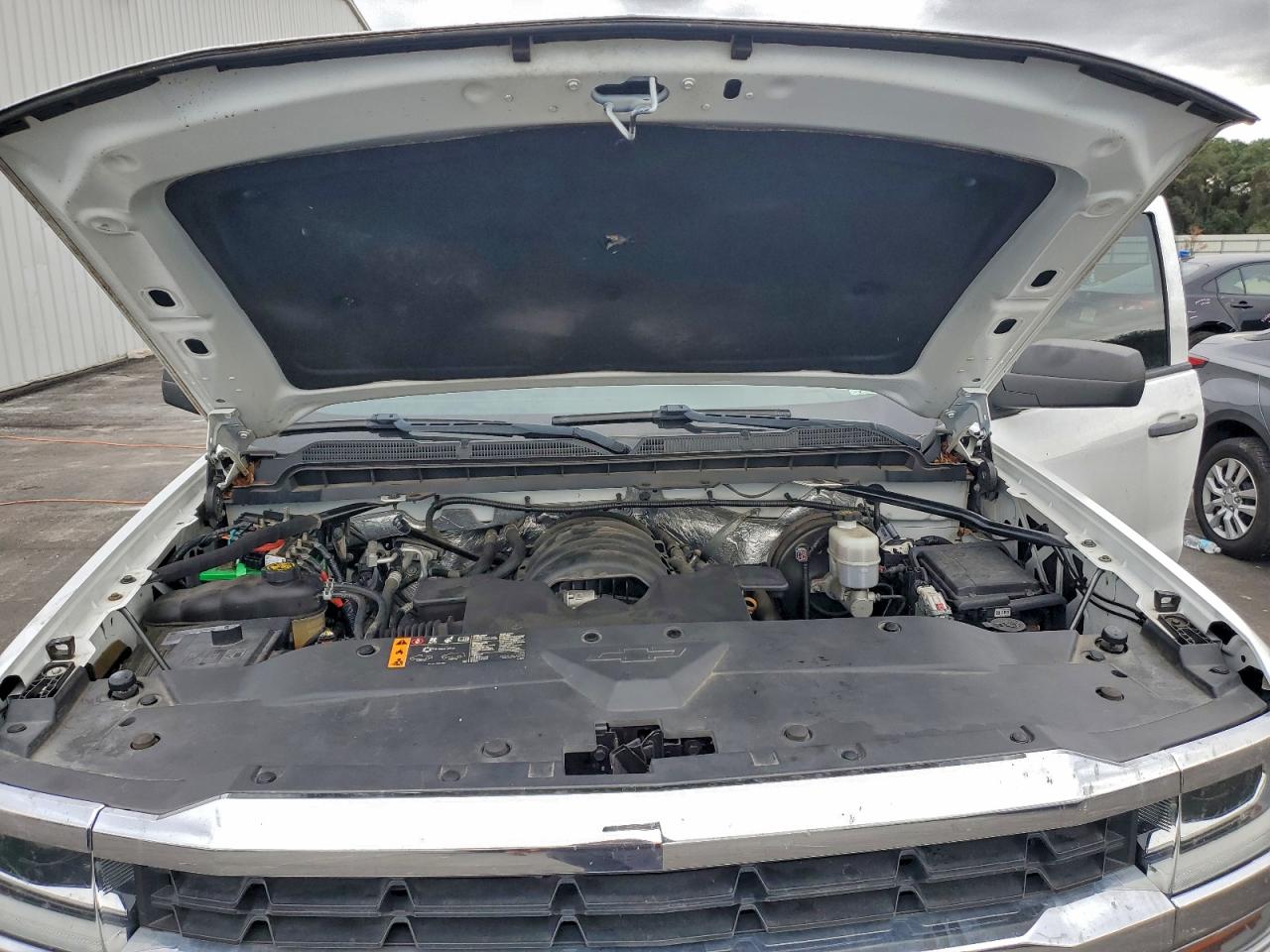 2018 CHEVROLET SILVERADO C1500 photo 11