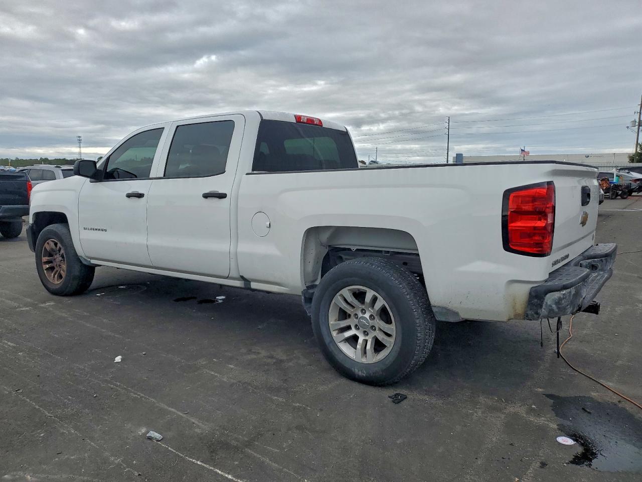2018 CHEVROLET SILVERADO C1500 photo 2