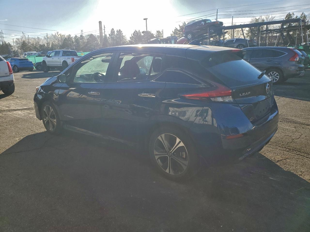 2019 NISSAN LEAF S photo 2