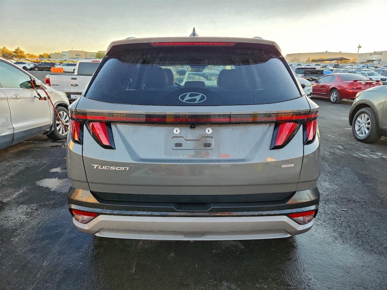 2025 HYUNDAI TUCSON SEL photo 6