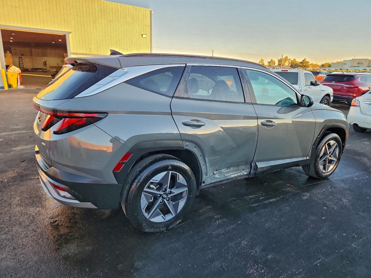 2025 HYUNDAI TUCSON SEL photo 3