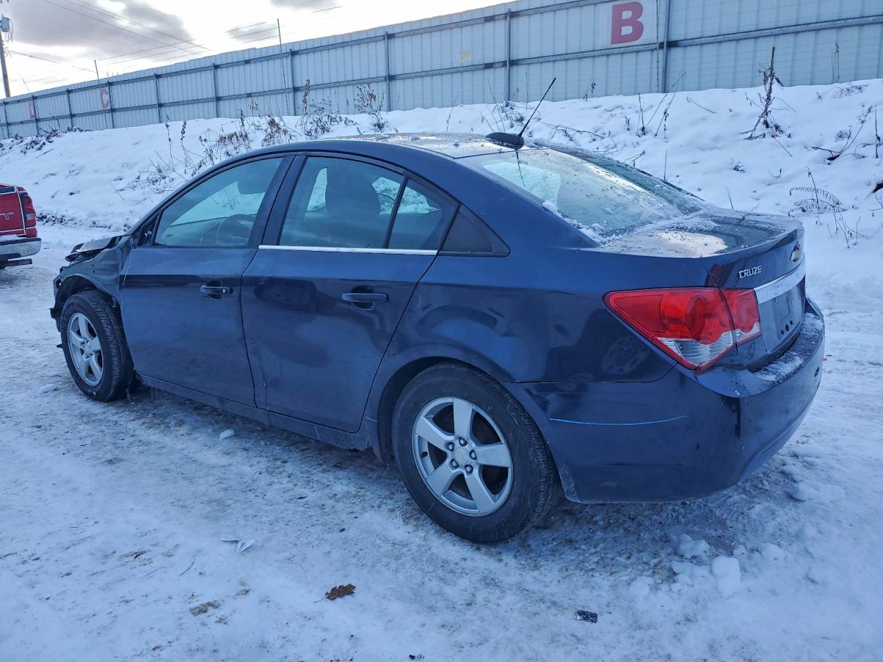 2015 CHEVROLET CRUZE LT photo 2