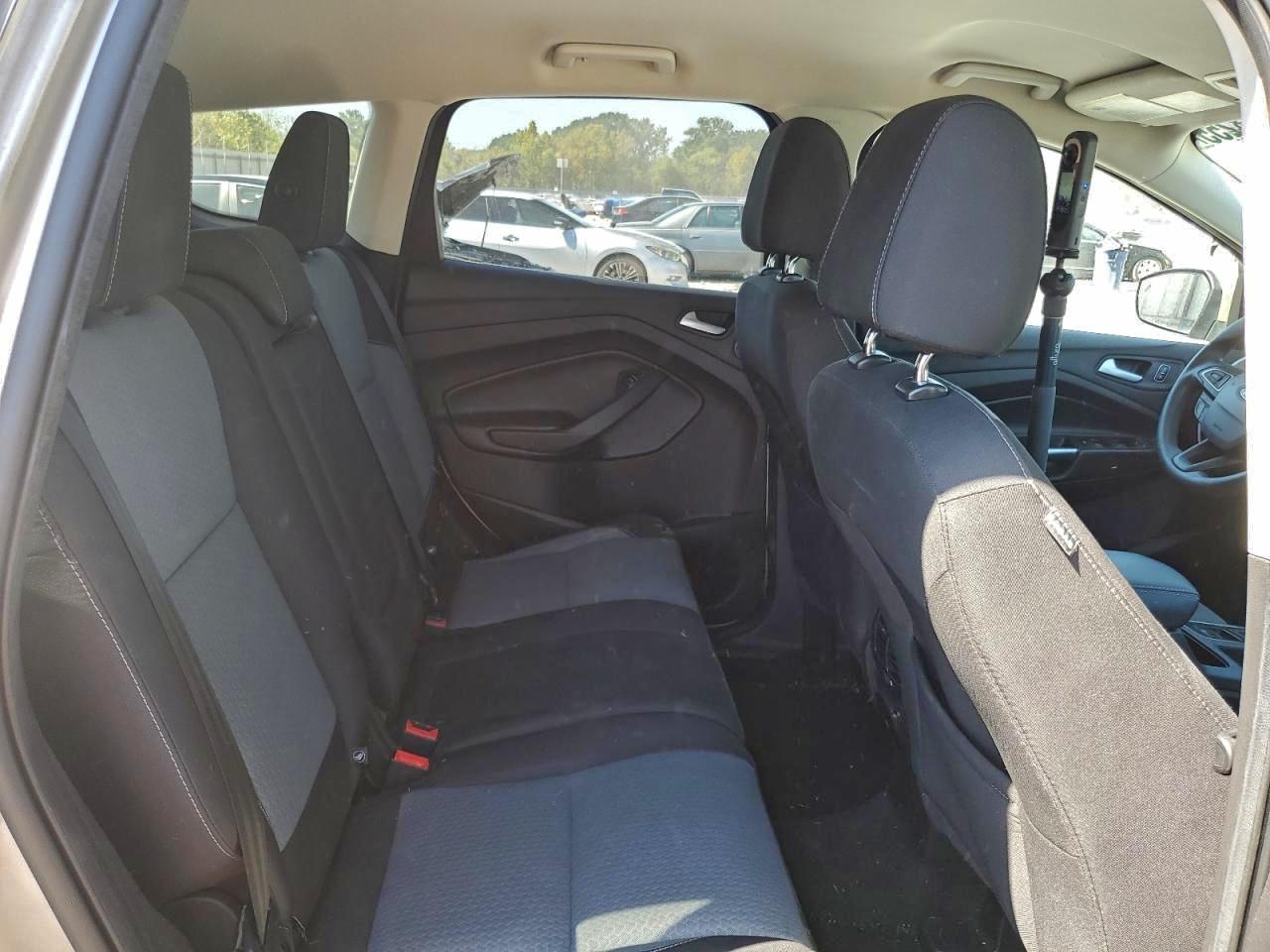 2017 FORD ESCAPE SE photo 10