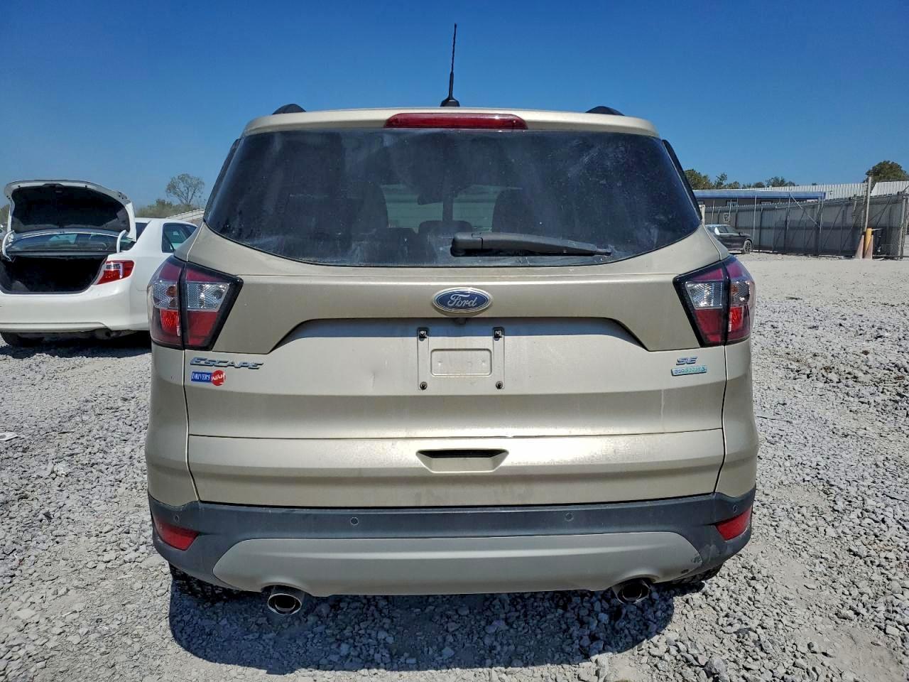 2017 FORD ESCAPE SE photo 6