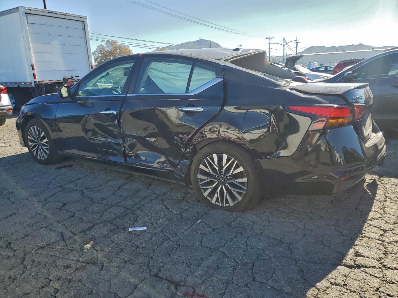 2024 NISSAN ALTIMA SV photo 2