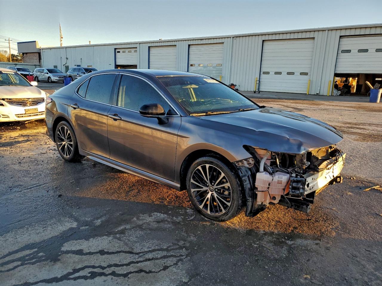 2020 TOYOTA CAMRY SE photo 4
