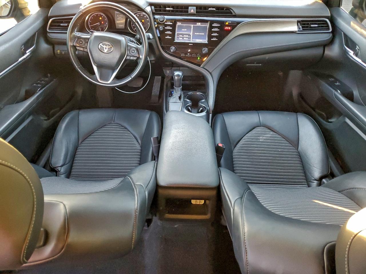2020 TOYOTA CAMRY SE photo 8