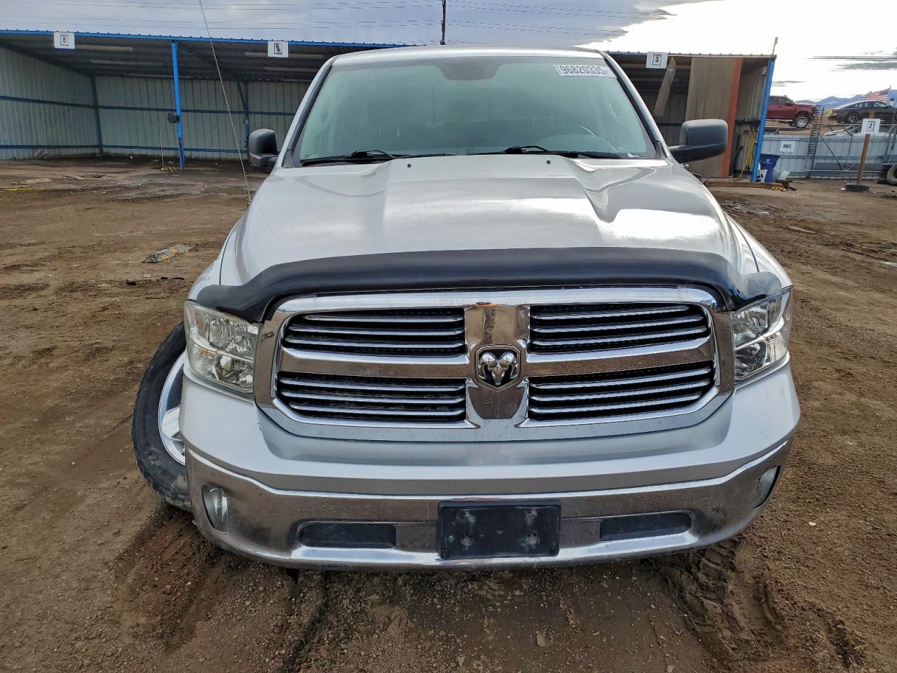 2016 RAM 1500 SLT photo 5