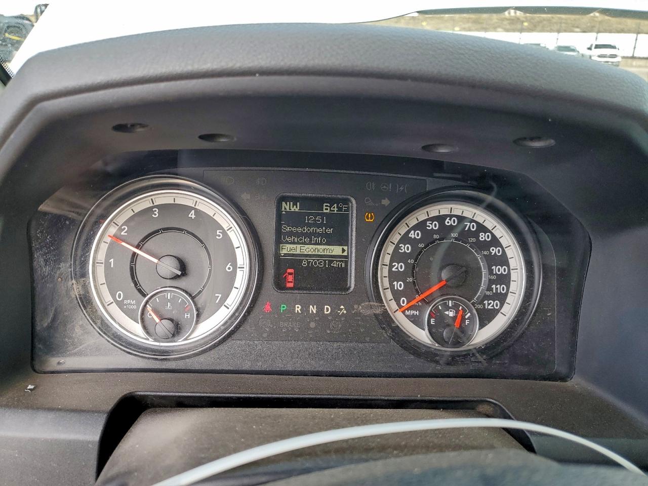 2016 RAM 1500 SLT photo 9