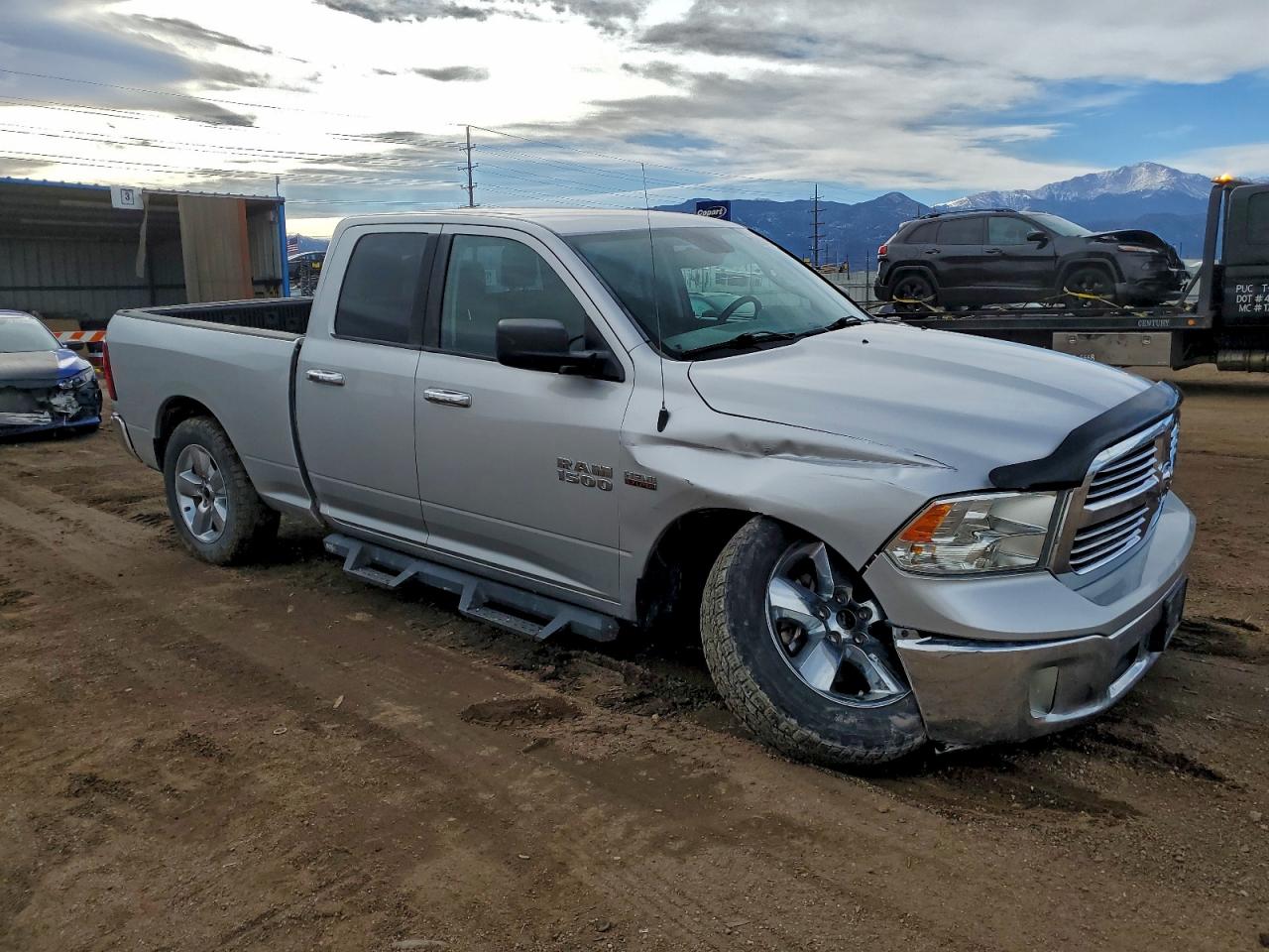 2016 RAM 1500 SLT photo 4