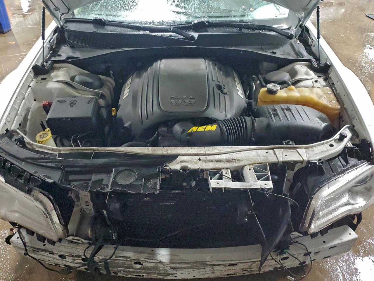 2013 CHRYSLER 300C photo 11
