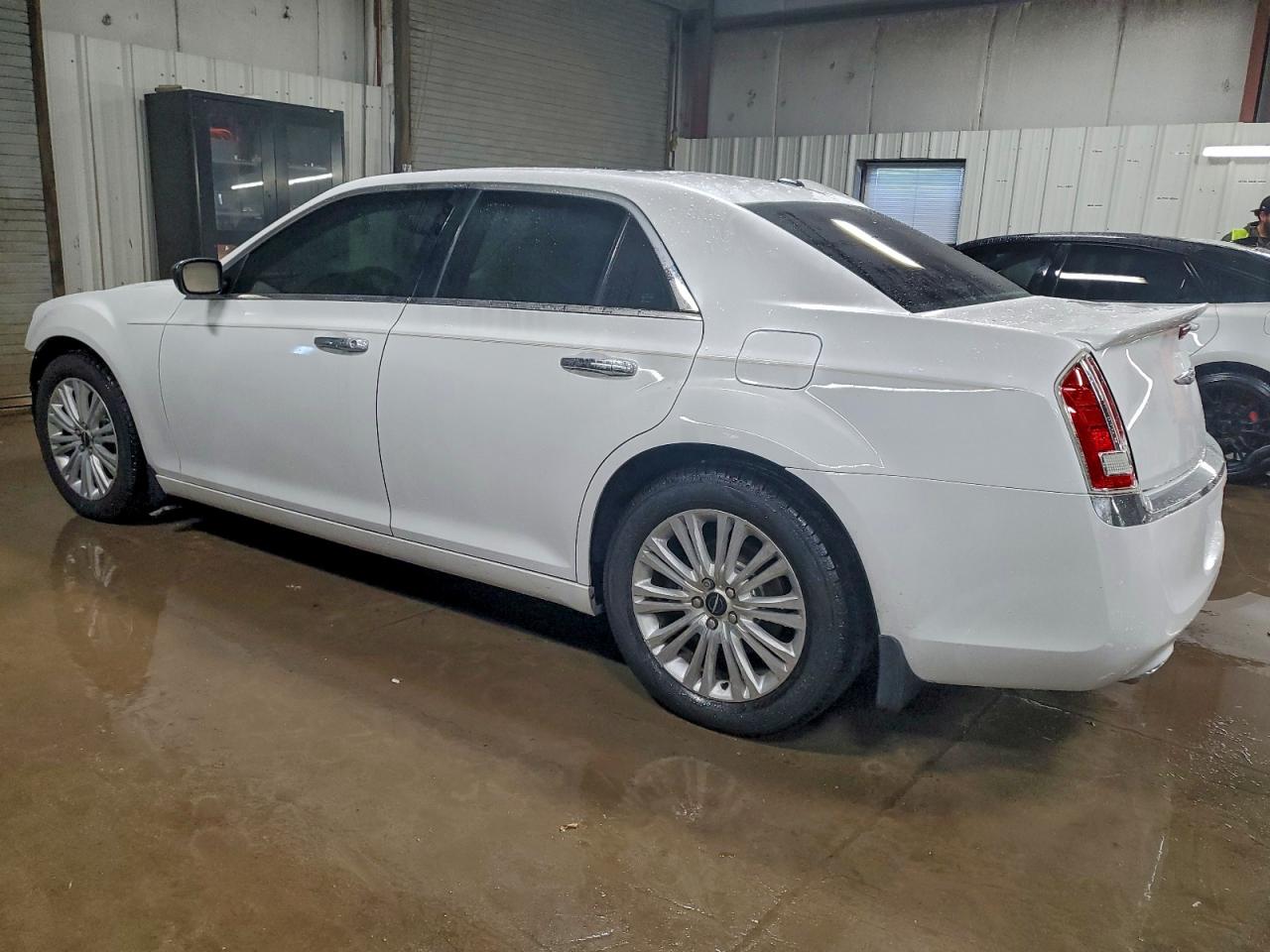 2013 CHRYSLER 300C photo 2