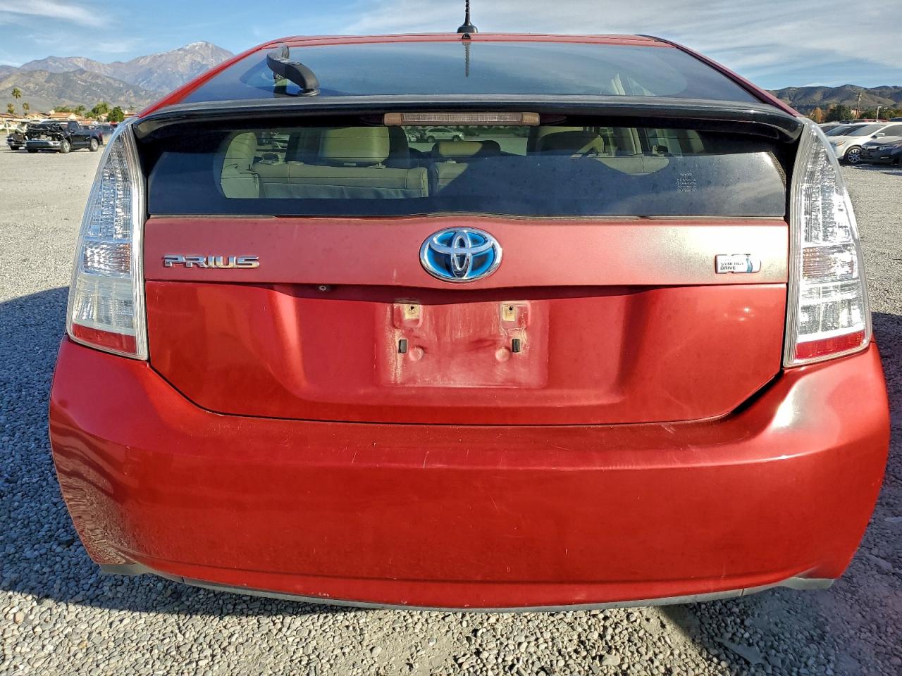 2010 TOYOTA PRIUS photo 6