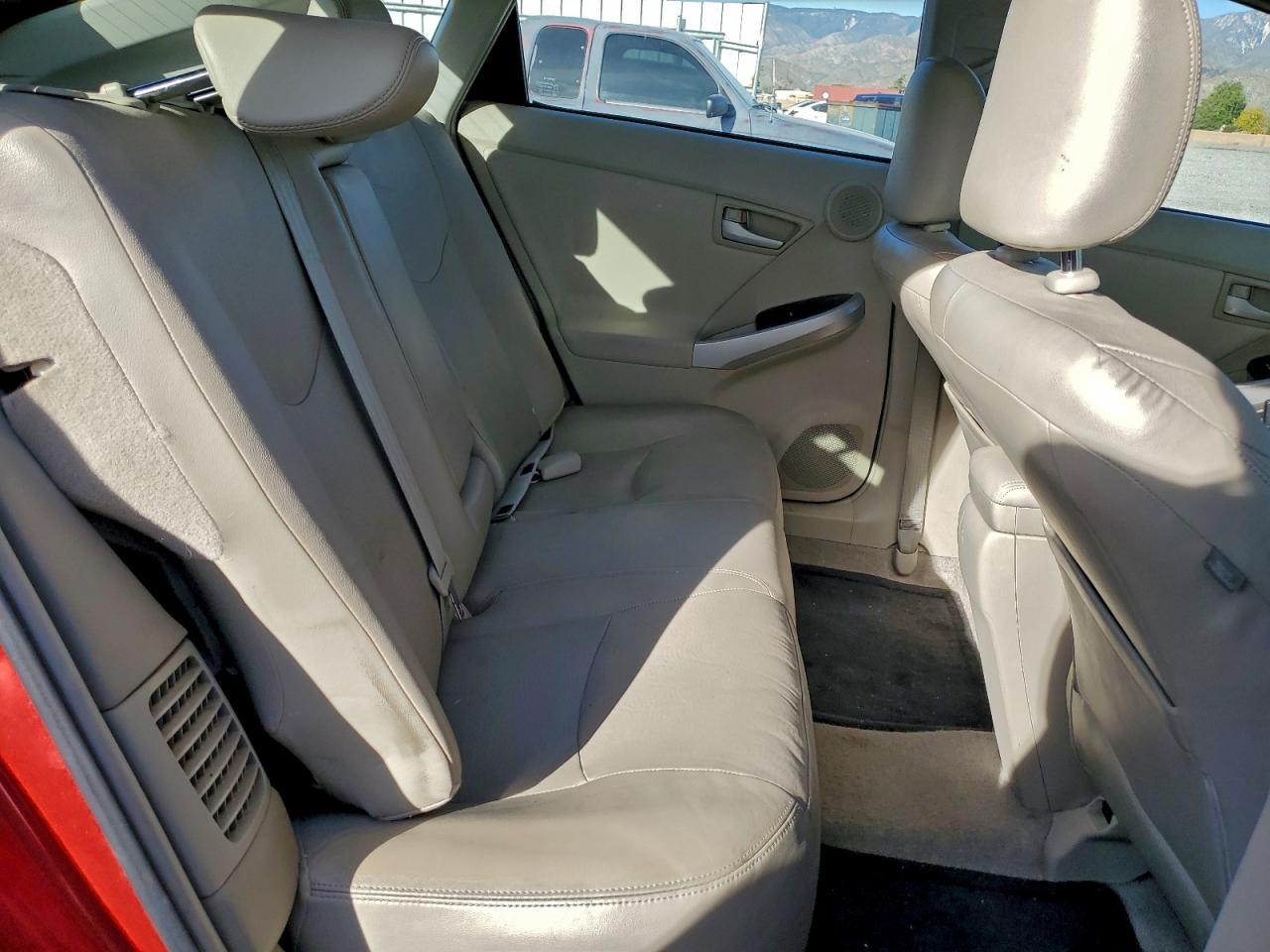 2010 TOYOTA PRIUS photo 10