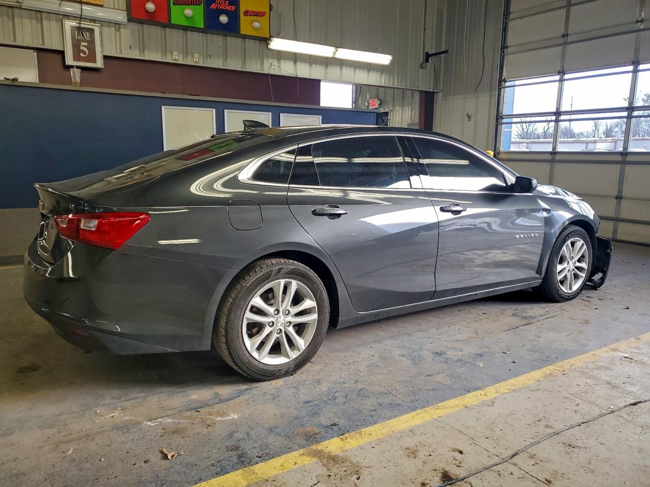 2016 CHEVROLET MALIBU LT photo 3