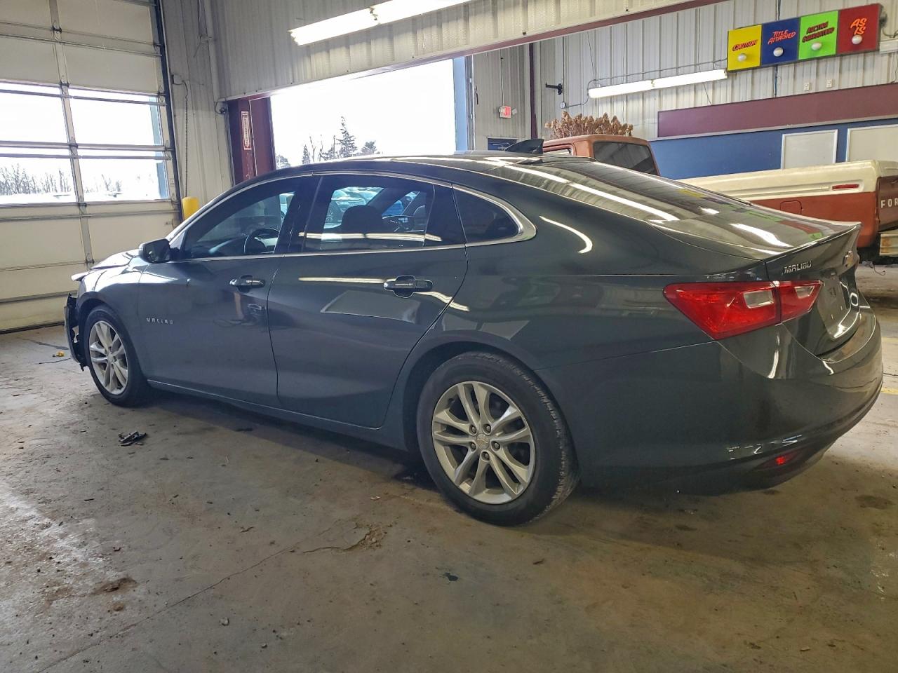 2016 CHEVROLET MALIBU LT photo 2