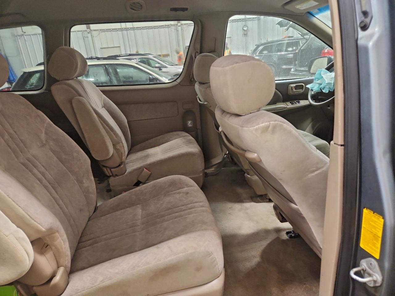 2000 TOYOTA SIENNA LE photo 11