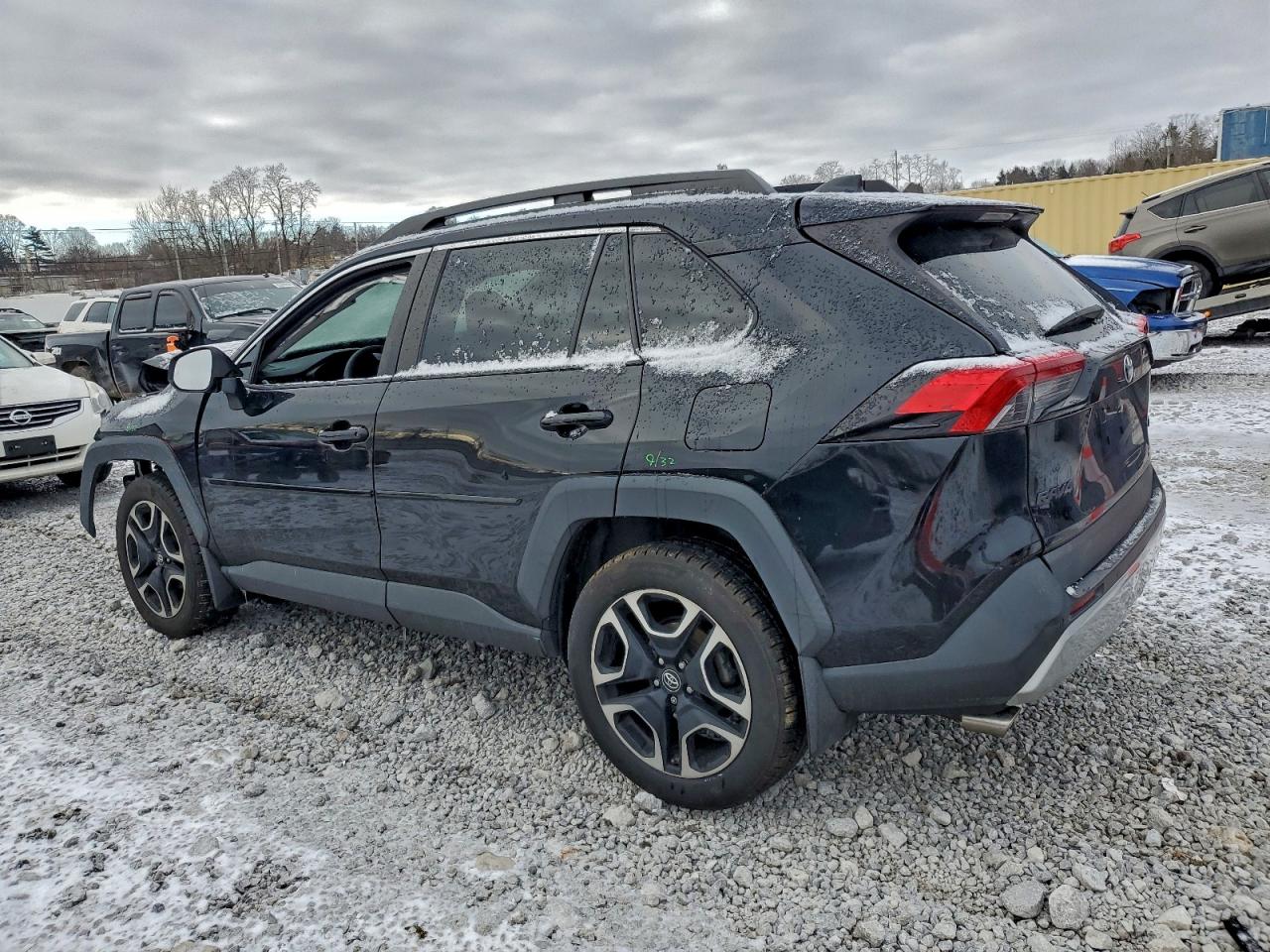 2019 TOYOTA RAV4 ADVENTURE photo 2